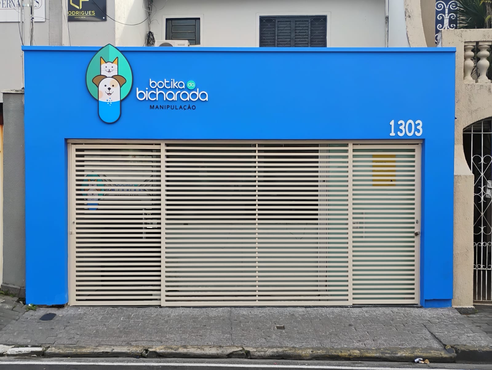 Fachada da Botika da Bicharada, farmácia de manipulação em Mogi das Cruzes